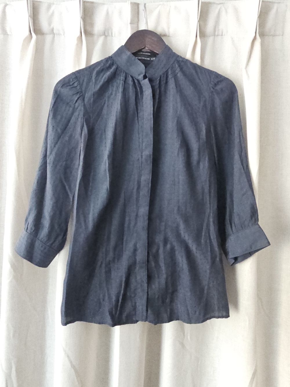 Club Monaco Navy Blue Textured Swiss Dot Blouse Long Sleeve Gathered Collar XS